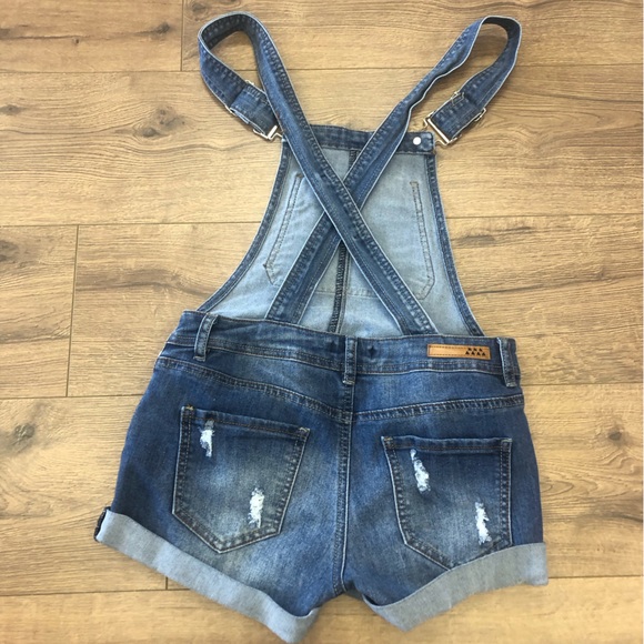 Dollhouse women’s cuffed shortall in size3 - Picture 4 of 7